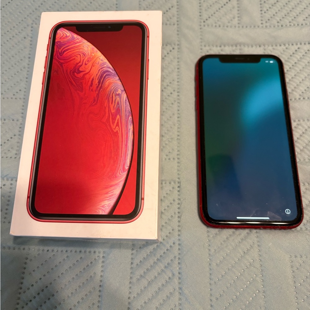 iPhone XR Factory Unlocked 128GB Red - Picture 3 of 5